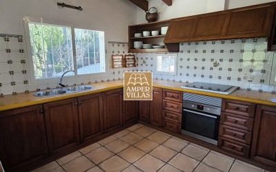 Beautiful and spacious Mediterranean villa with large terraces.